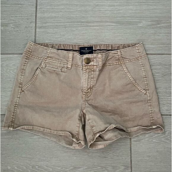 American Eagle khaki Shortie shorts size 8 - Picture 1 of 7